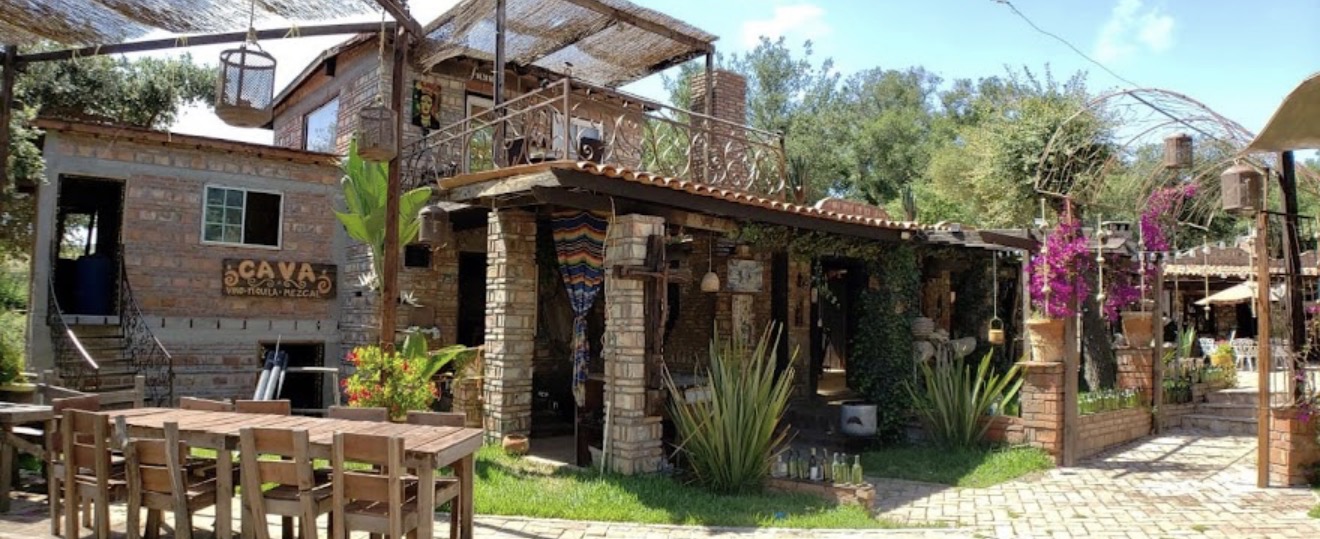 Cava de vino, tequila y mezcal de la hacienda
